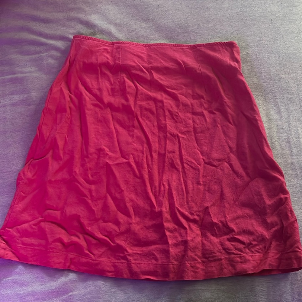 Tight pink skirt